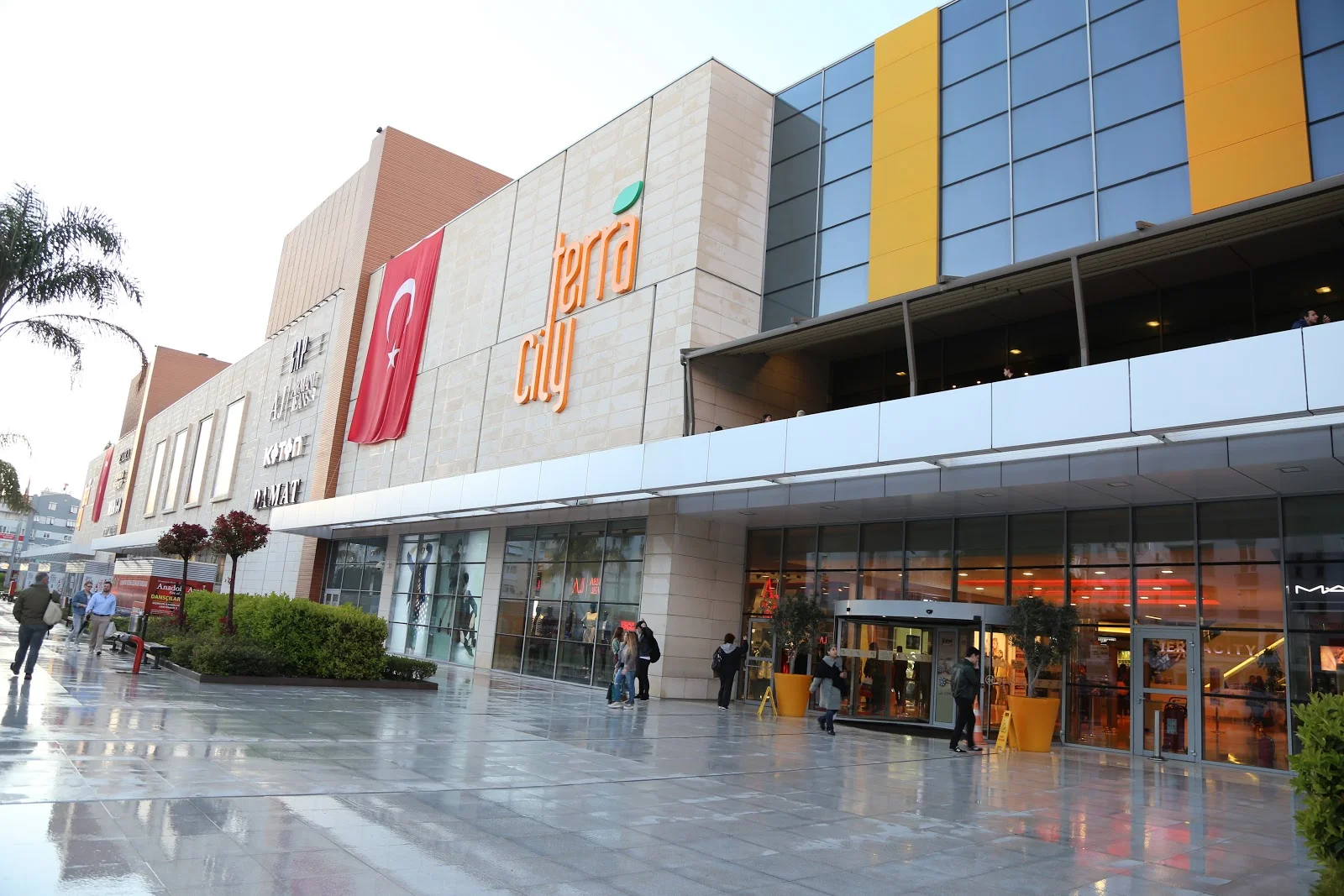 TerraCity Shopping Mall Guide 2026